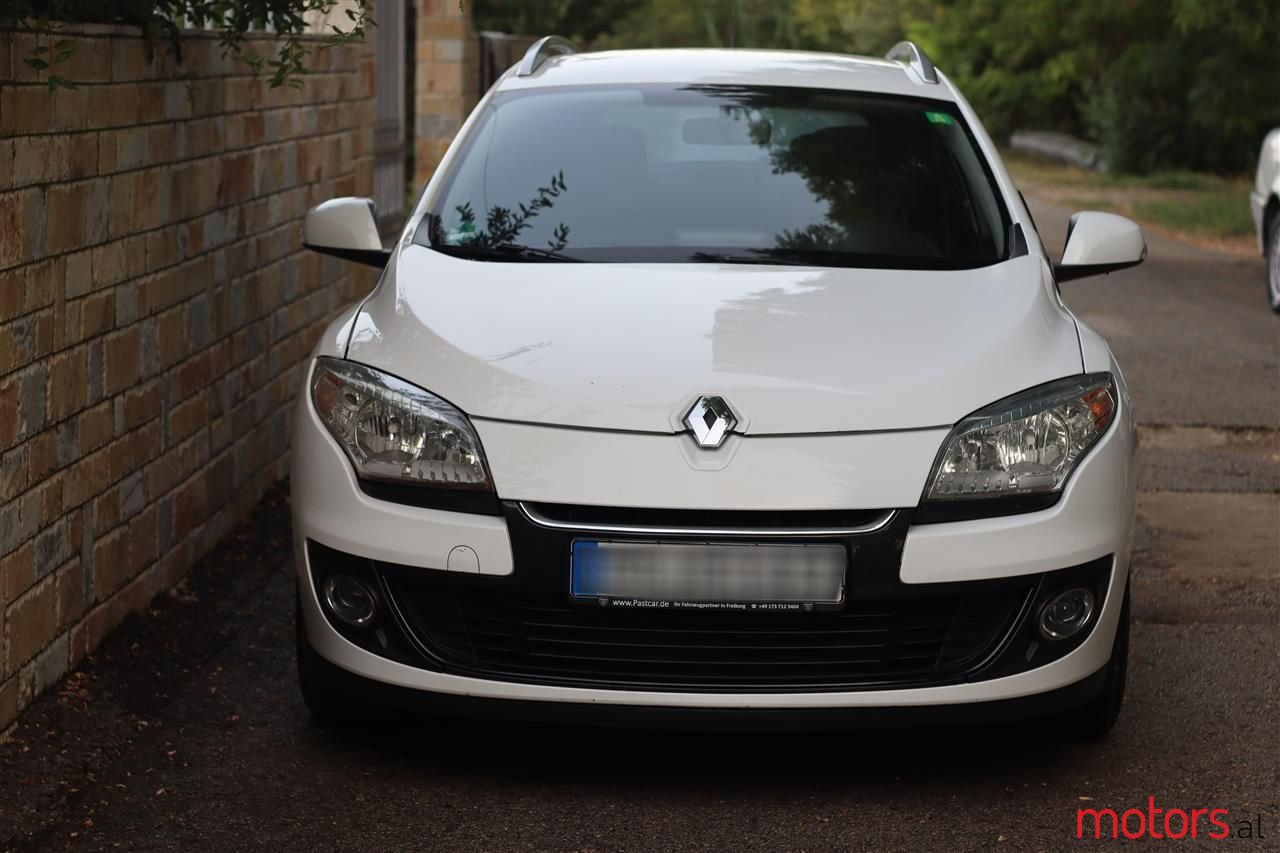 2012' Renault Megane photo #4