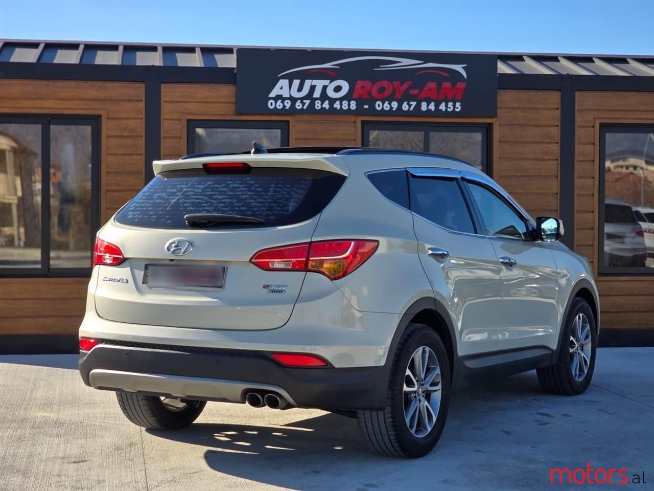 2012' Hyundai Santa Fe photo #4