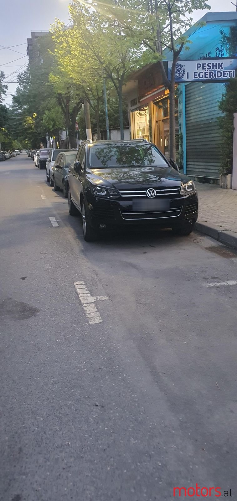 2013' Volkswagen Touareg photo #3