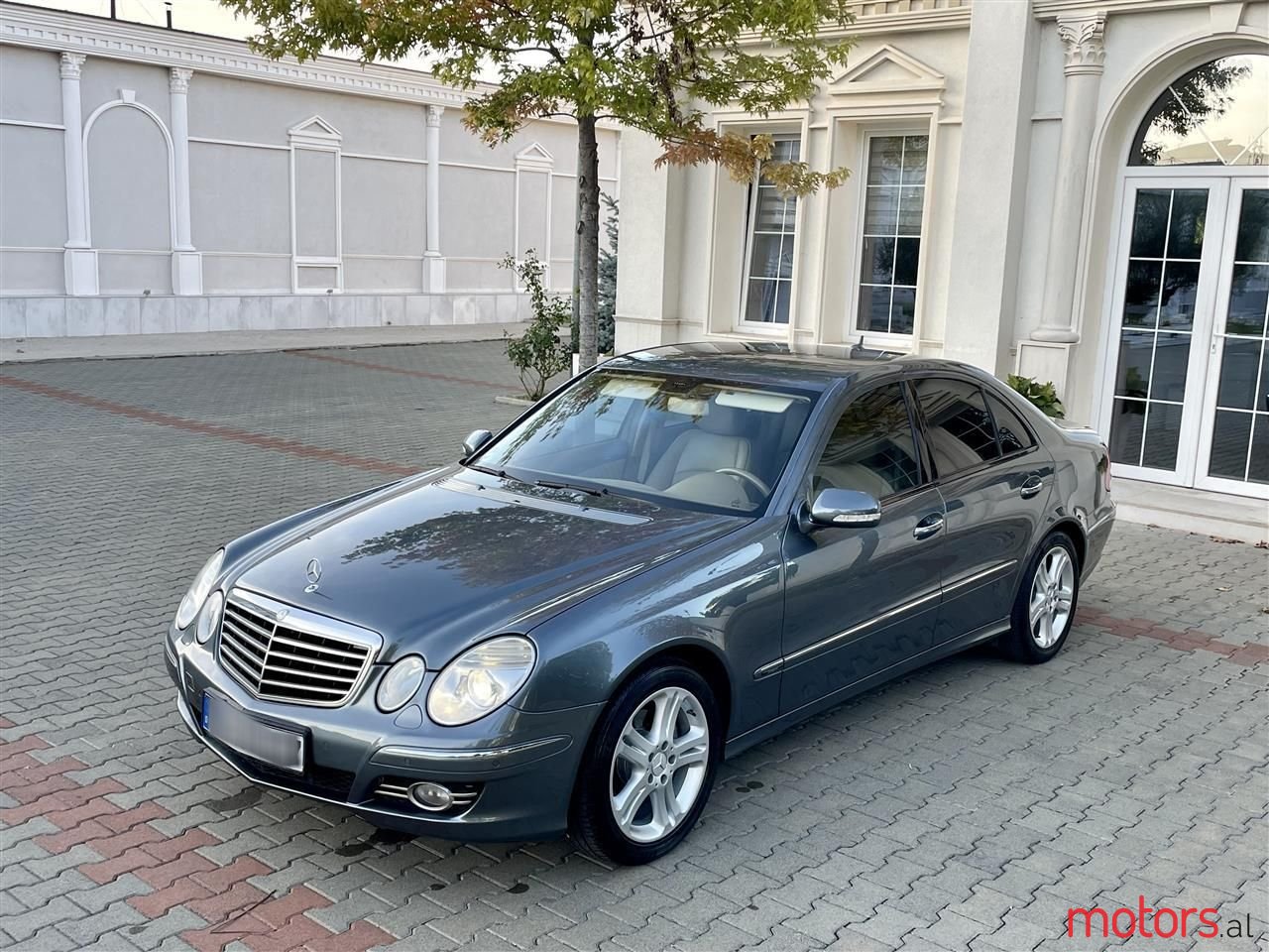 2008' Mercedes-Benz E 320 photo #1
