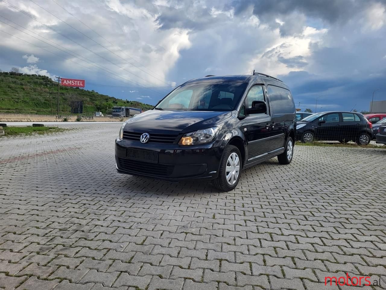 2013' Volkswagen Caddy photo #1