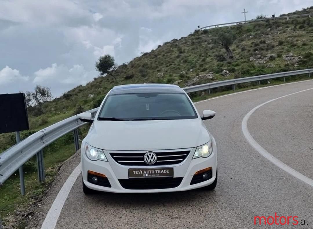 2009' Volkswagen Passat photo #4