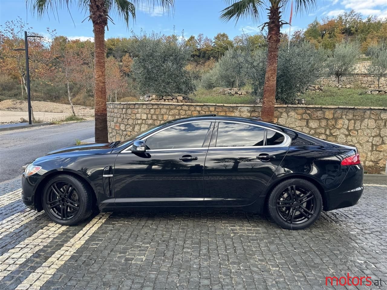 2009' Jaguar XF photo #2