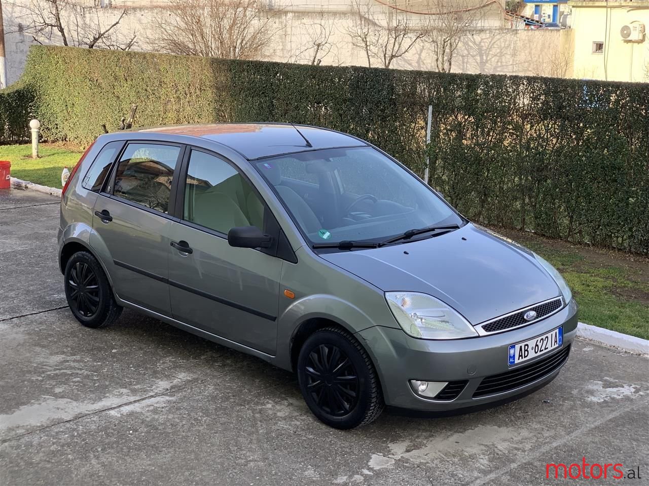 2002' Ford Fiesta photo #1