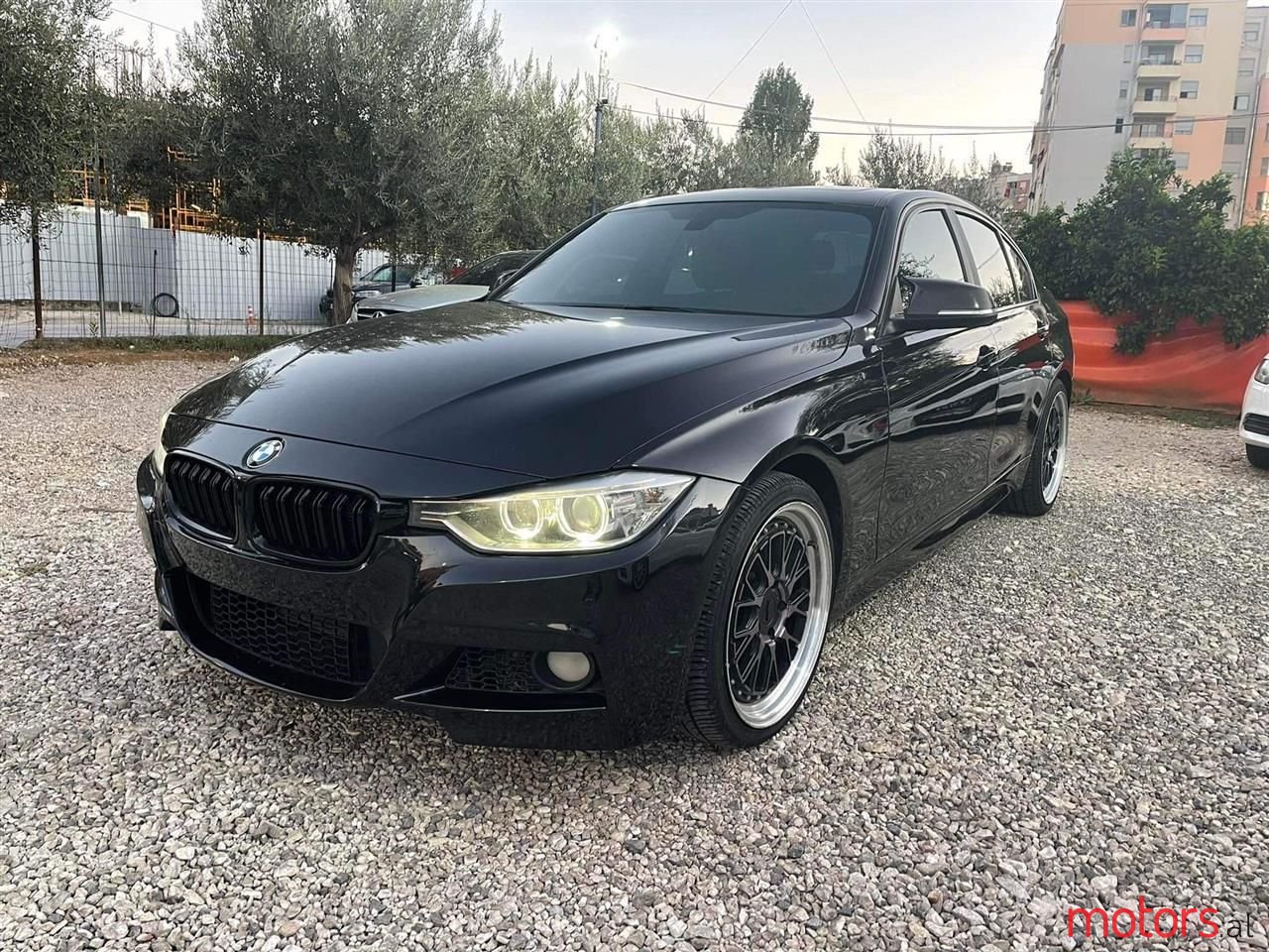 2012' BMW 320 photo #1