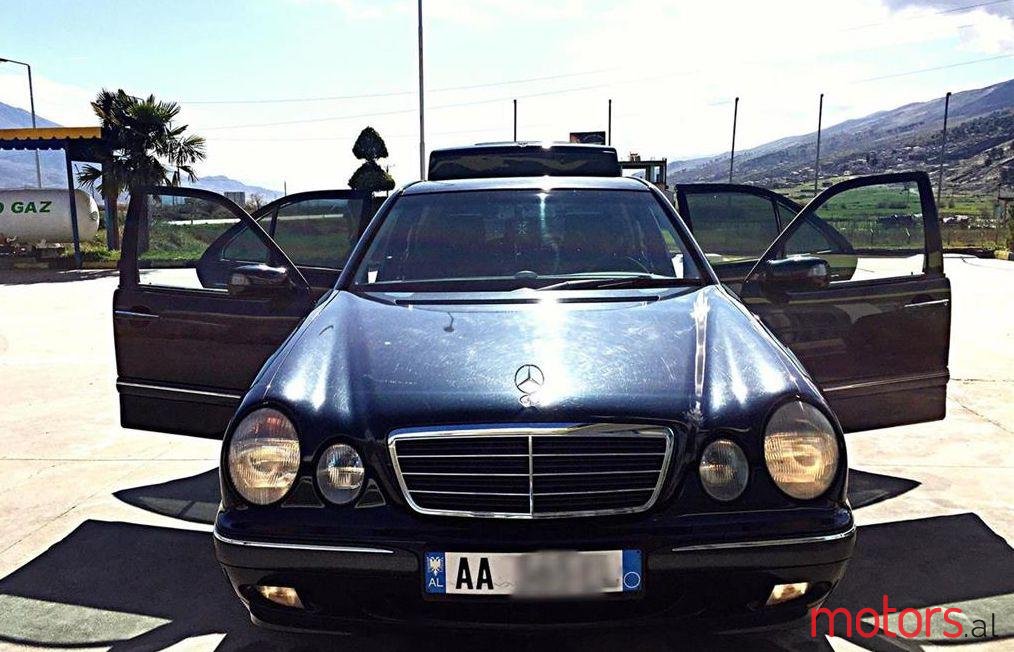 2001' Mercedes-Benz E 200 photo #2