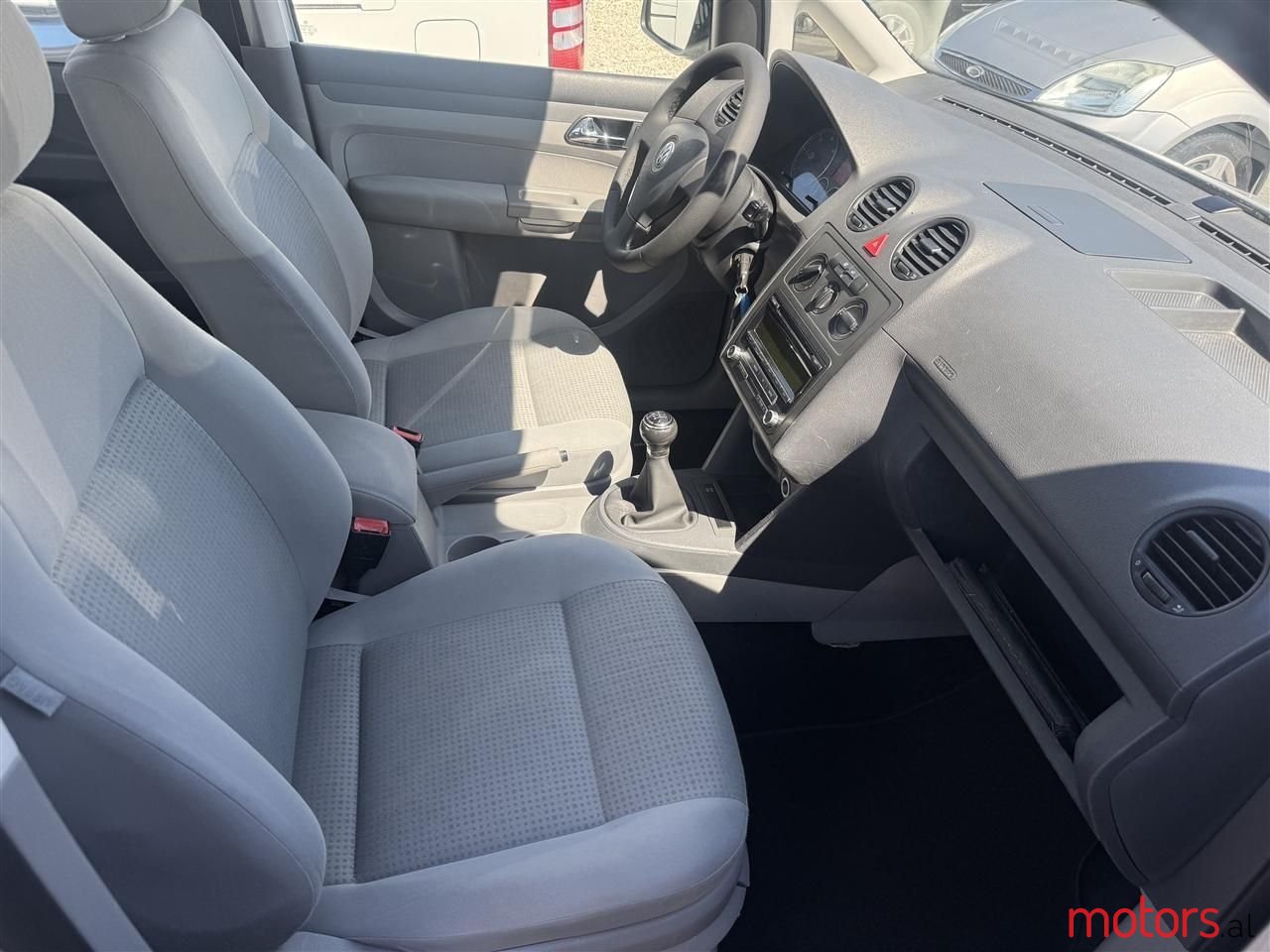 2010' Volkswagen Caddy photo #3