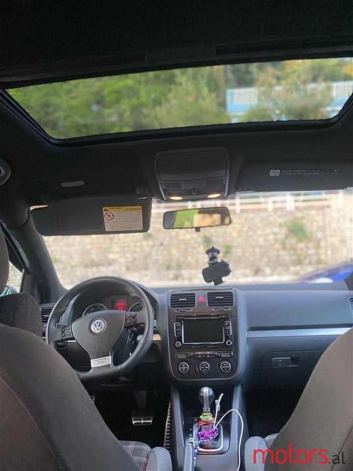 2008' Volkswagen Golf photo #6