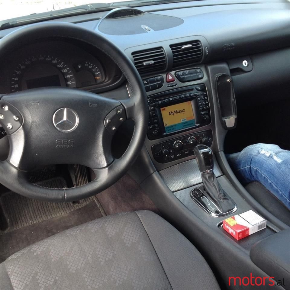 2003' Mercedes-Benz 220 photo #1