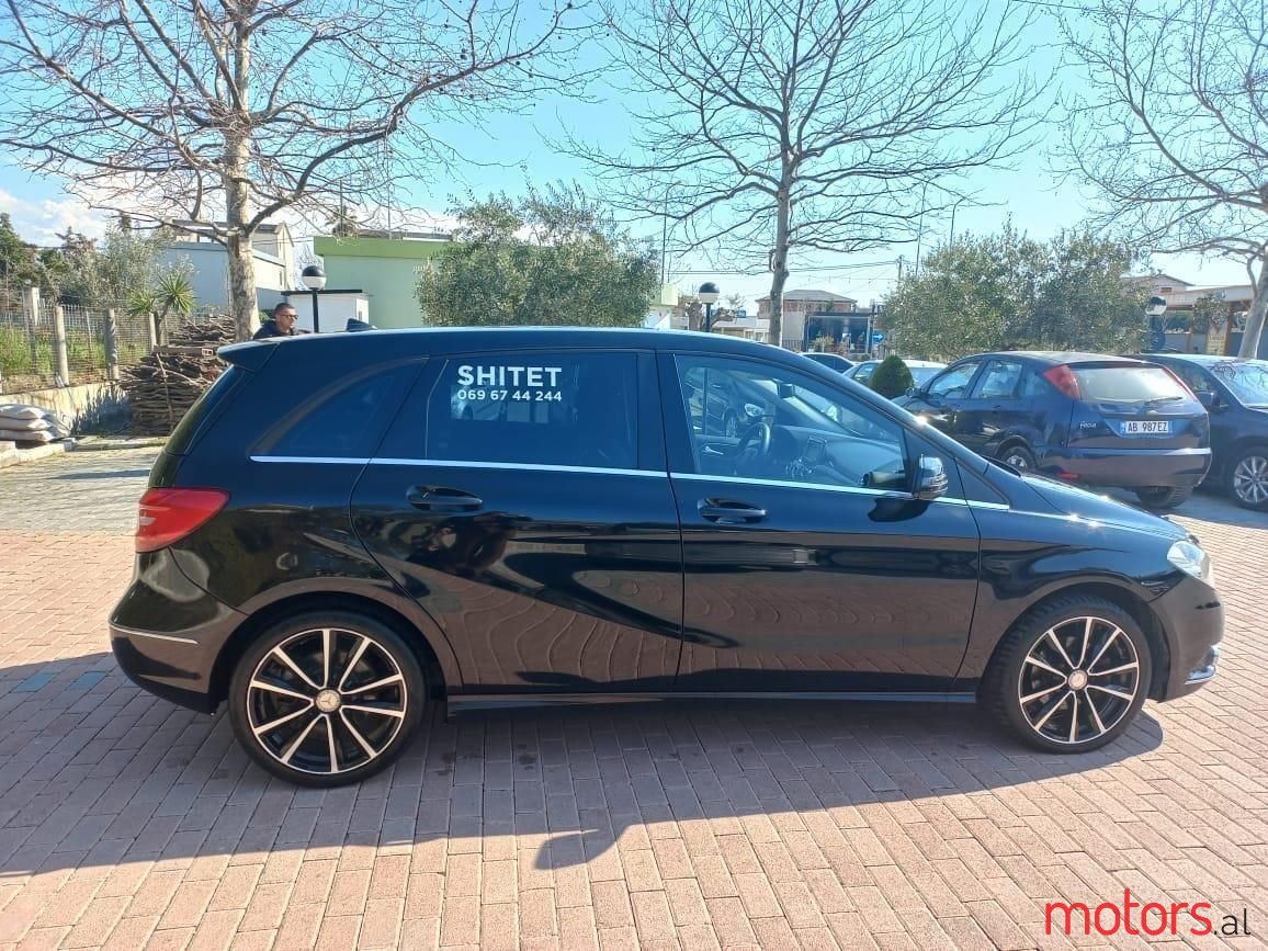 2014' Mercedes-Benz B 180 photo #1