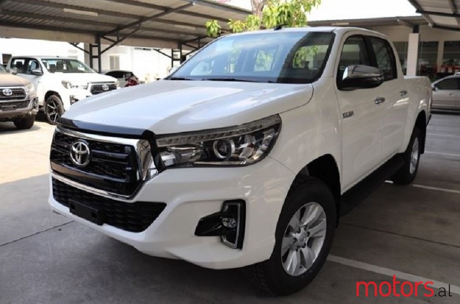 2020' Toyota Hilux revo photo #1