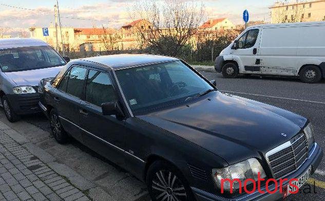 1994' Mercedes-Benz E-Class photo #1