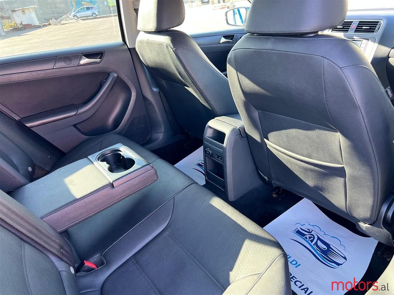 2011' Volkswagen Jetta photo #4