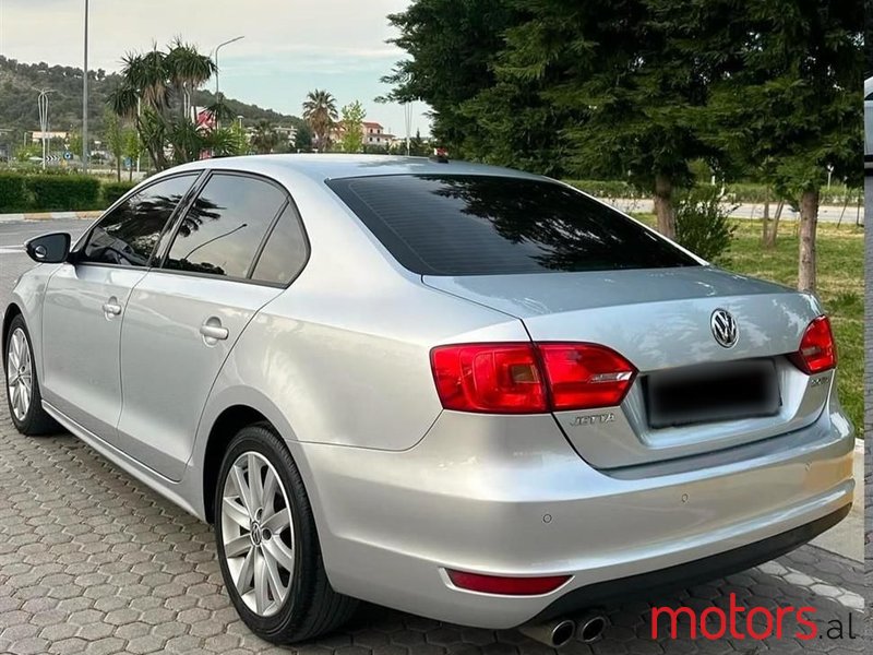 2012' Volkswagen Jetta photo #5