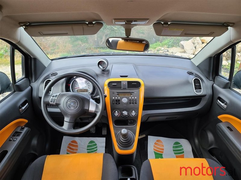 2011' Opel Agila photo #4