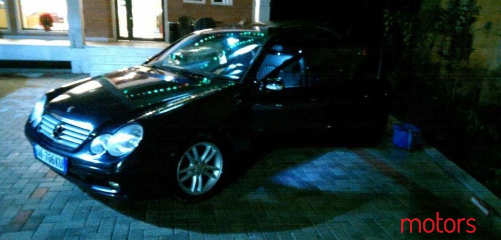 2004' Mercedes-Benz 220 photo #1