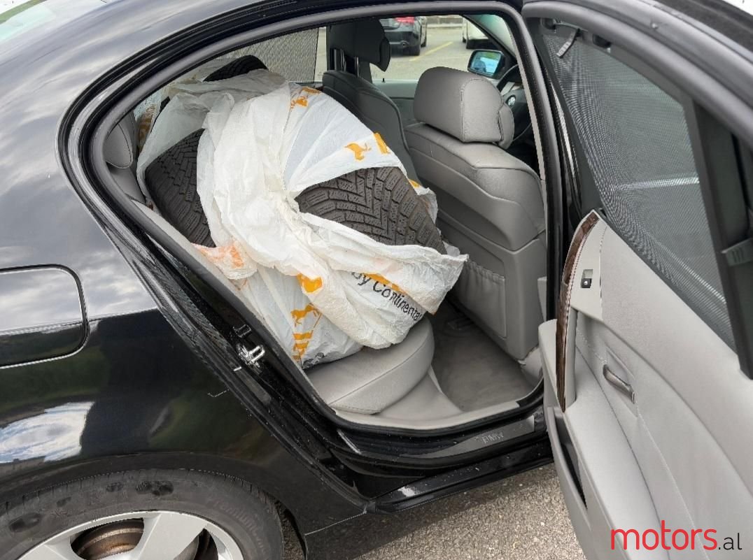 2006' BMW 525 photo #6