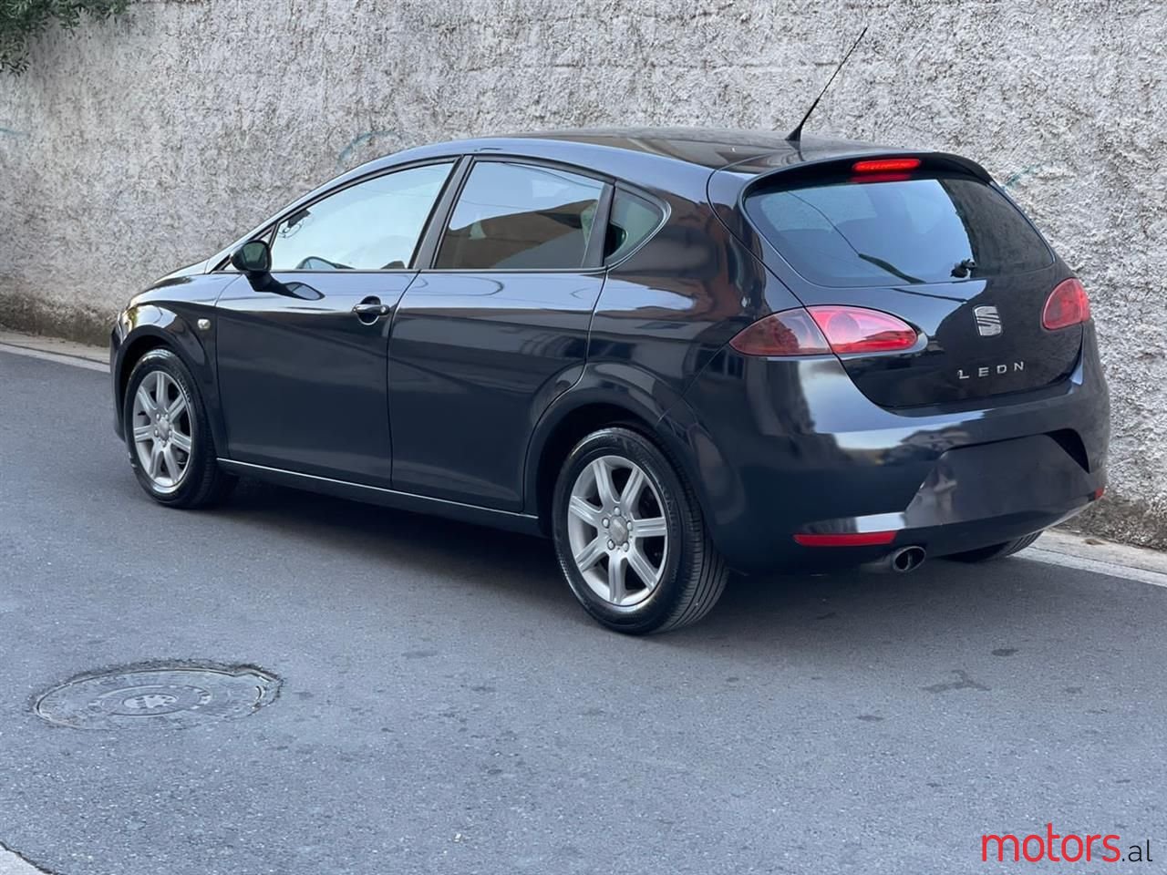 2007' SEAT Leon photo #2