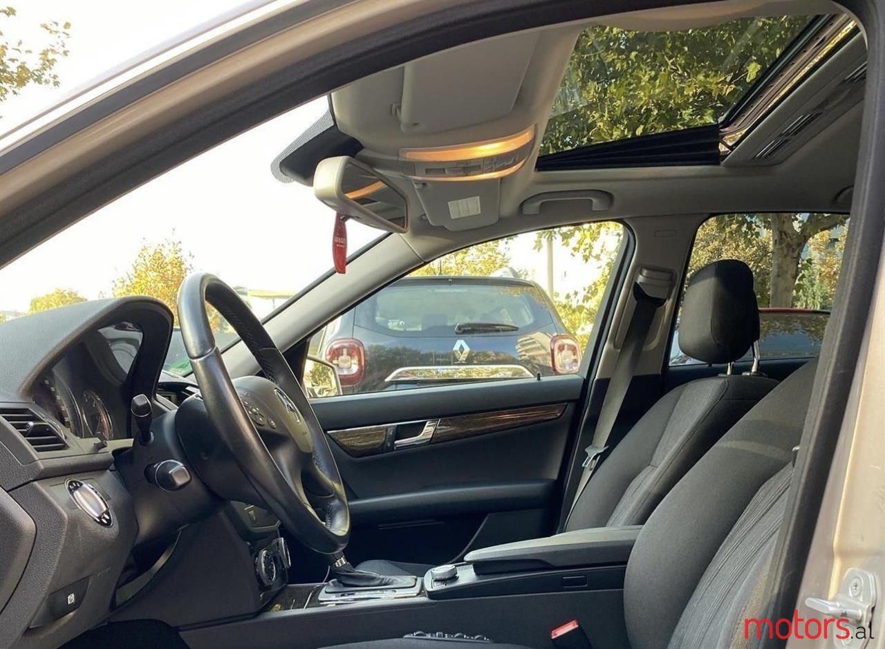 2008' Mercedes-Benz 200 photo #3