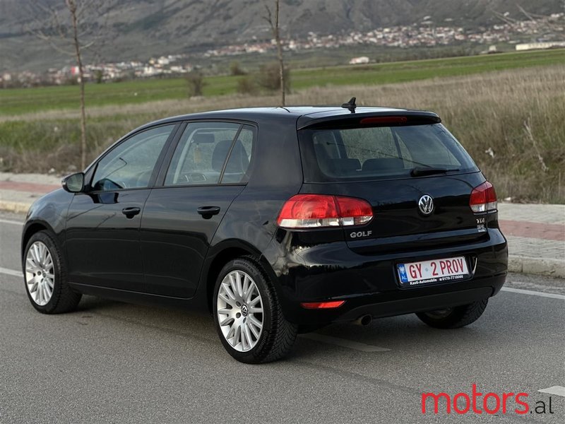 2011' Volkswagen Golf photo #5