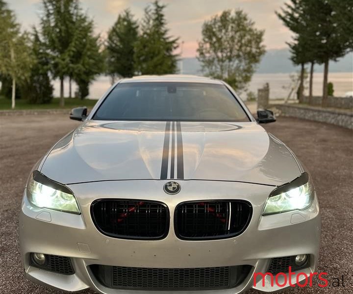 2011' BMW 550 photo #6