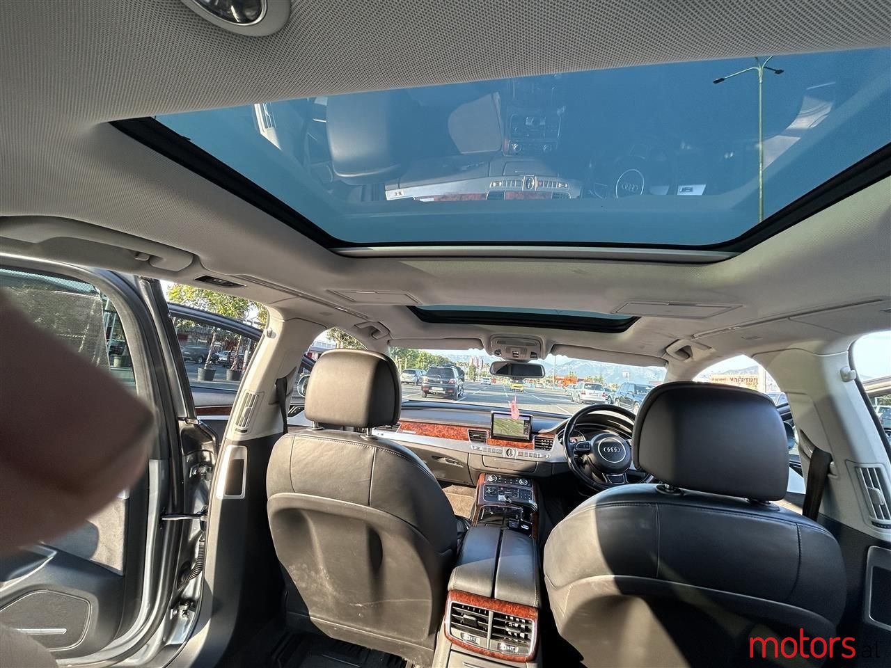 2011' Audi A8 photo #3