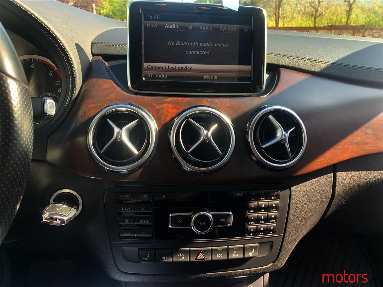 2013' Mercedes-Benz B 200 photo #5