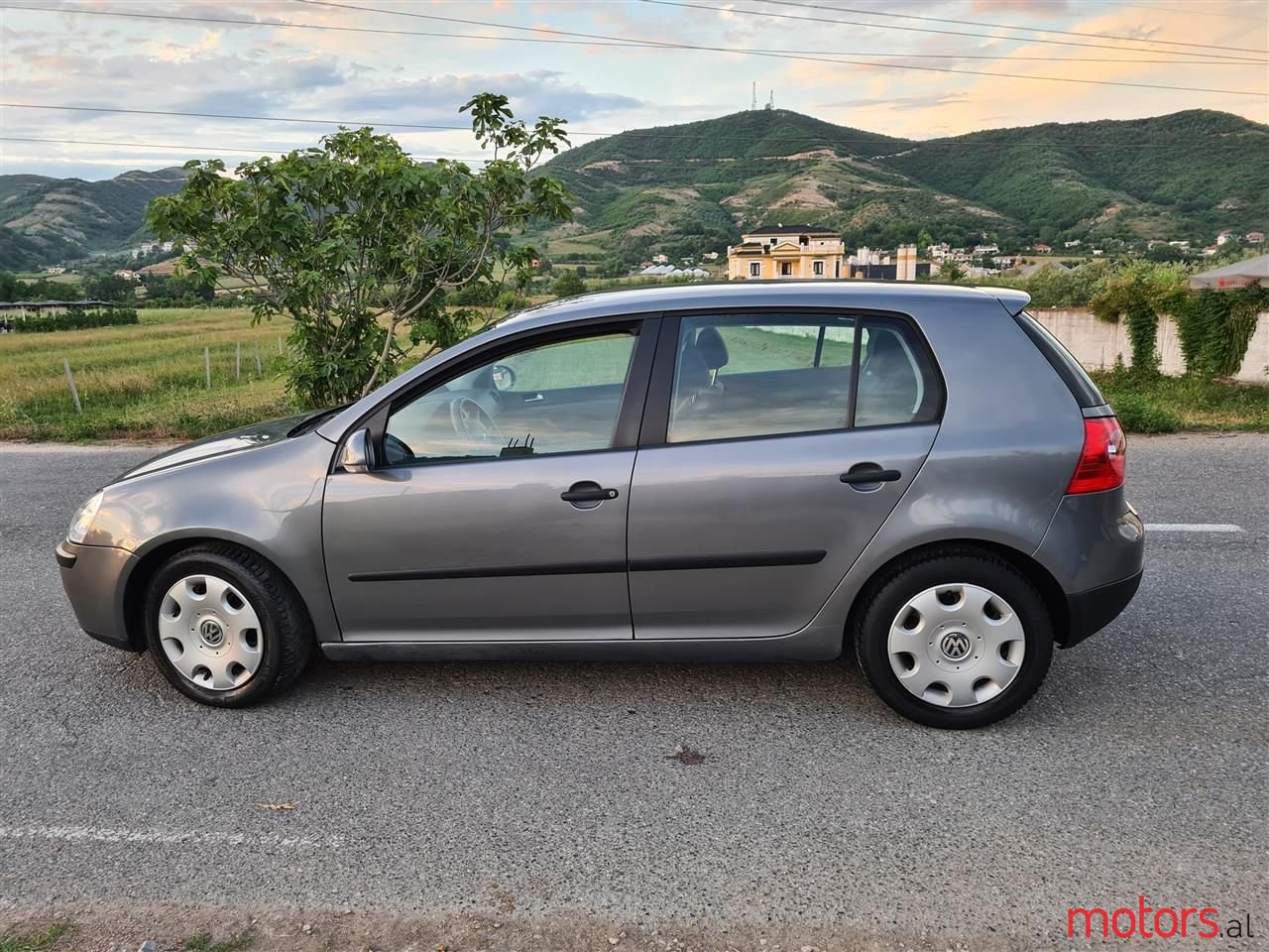 2005' Volkswagen Golf photo #5