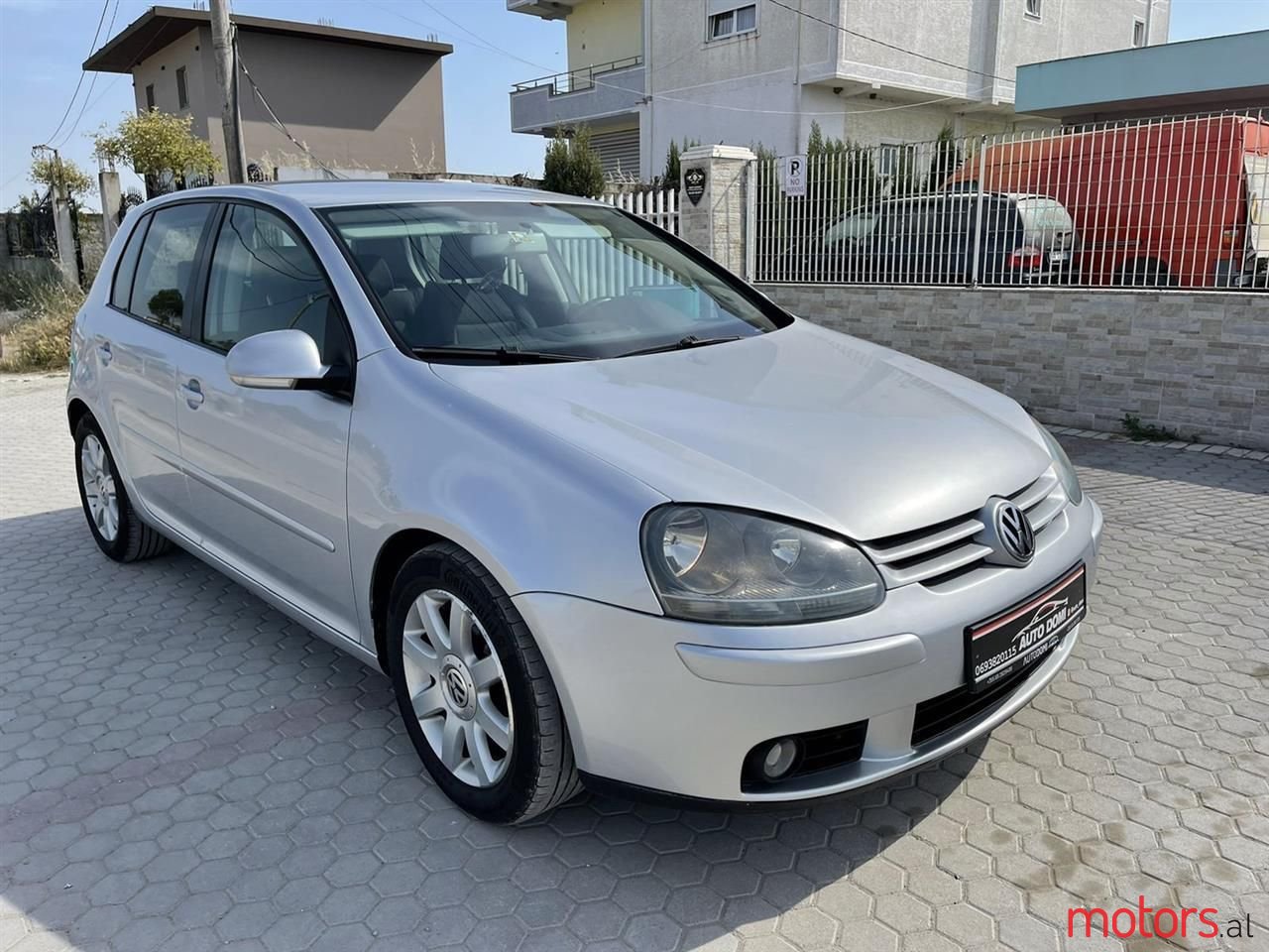 2005' Volkswagen Golf photo #4