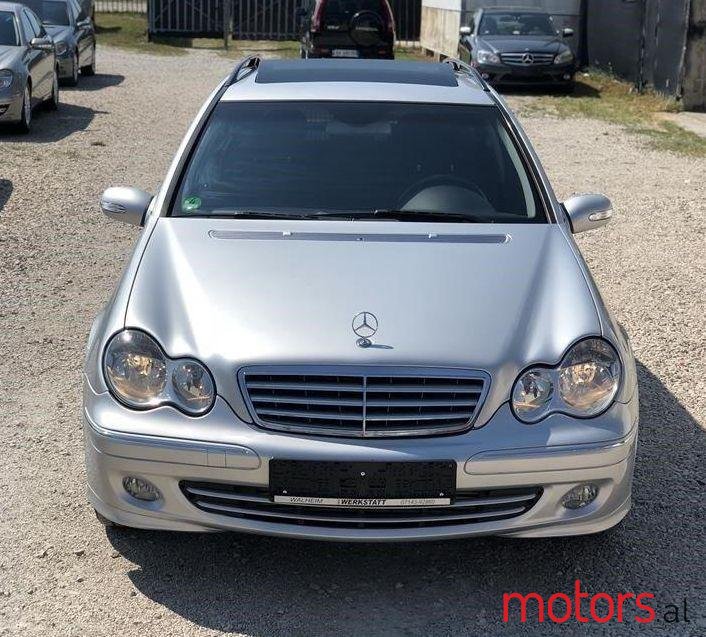 2004' Mercedes-Benz C 220 photo #4