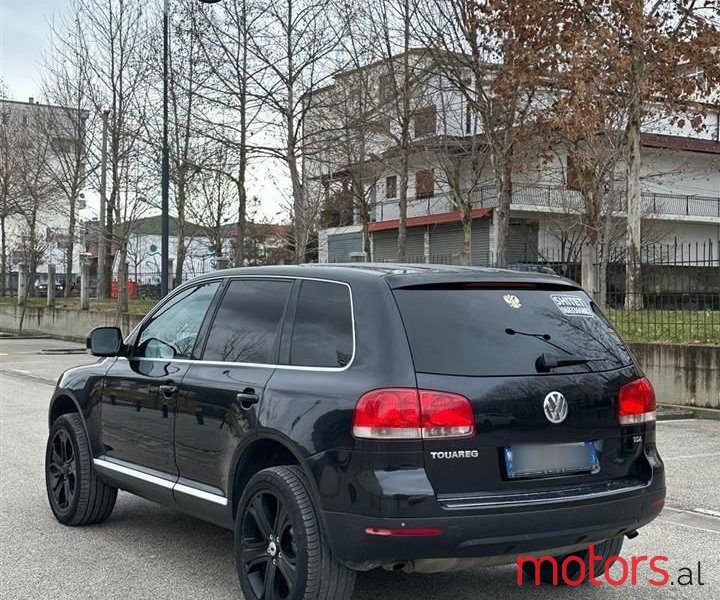 2005' Volkswagen Touareg photo #6
