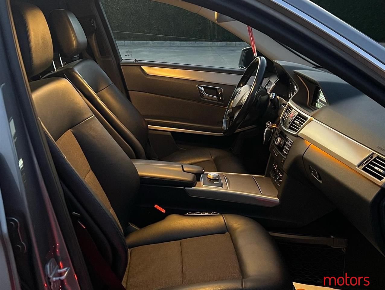 2012' Mercedes-Benz E 220 photo #6