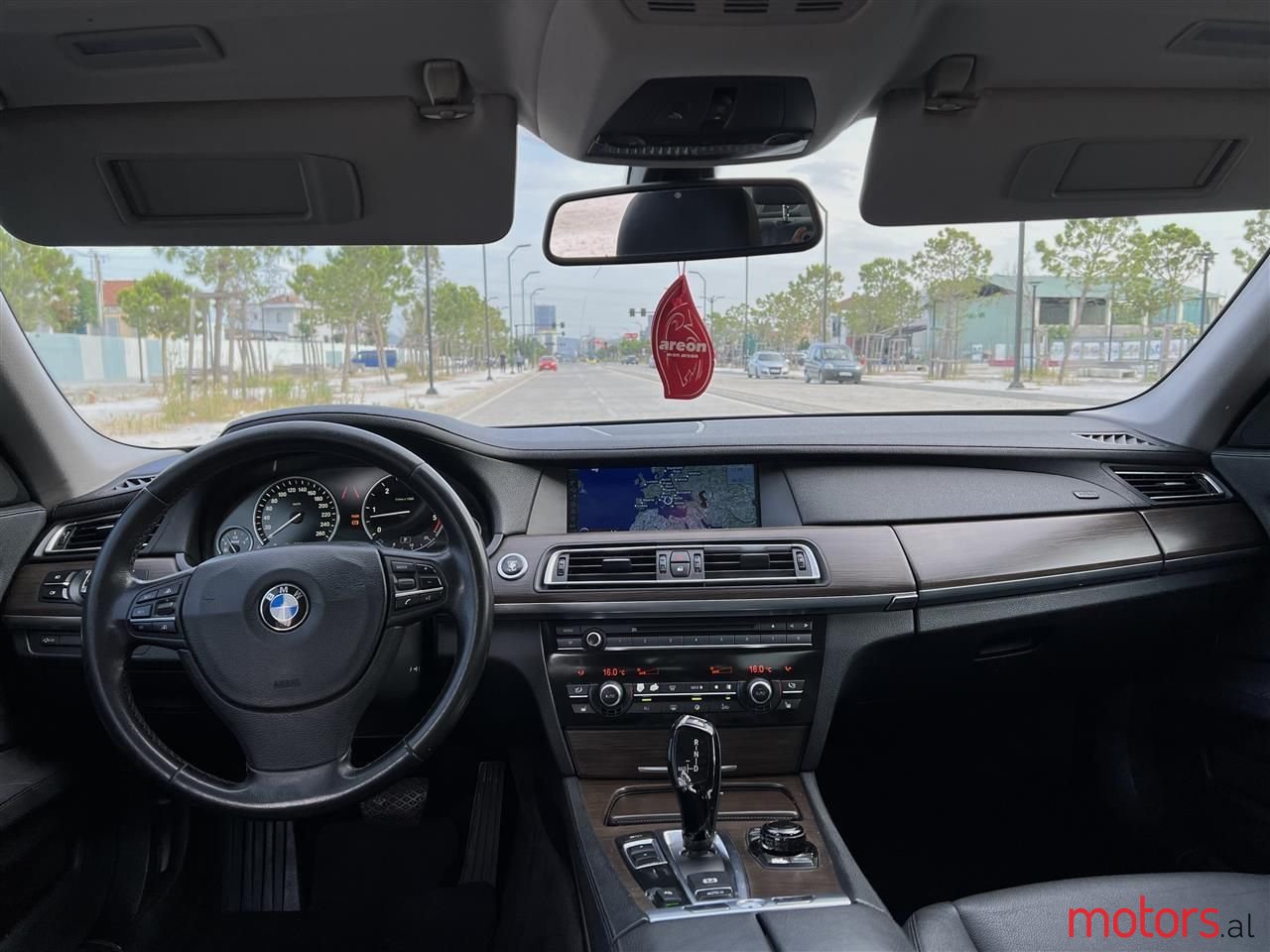 2010' BMW 730 photo #3