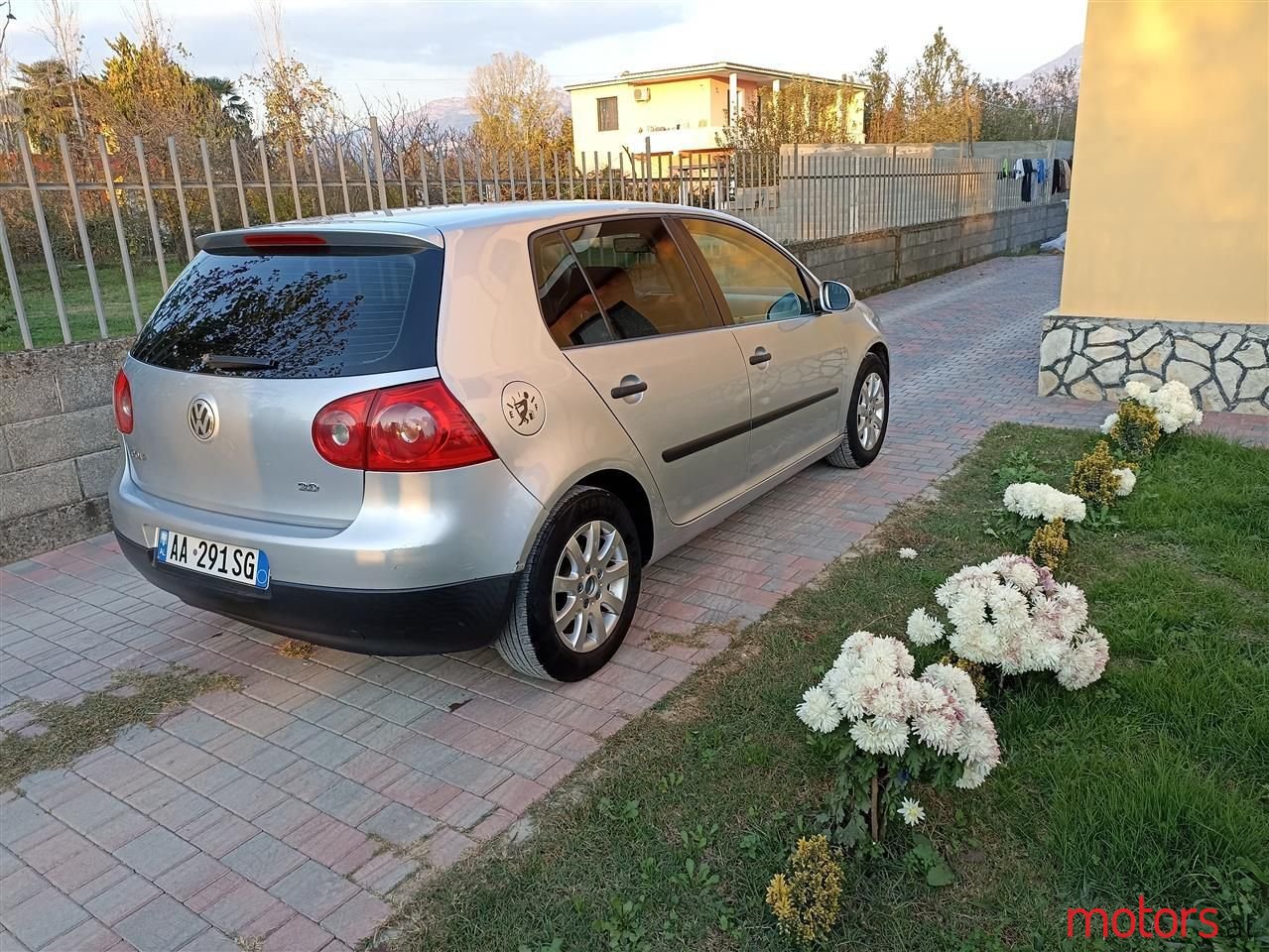 2005' Volkswagen Golf photo #3