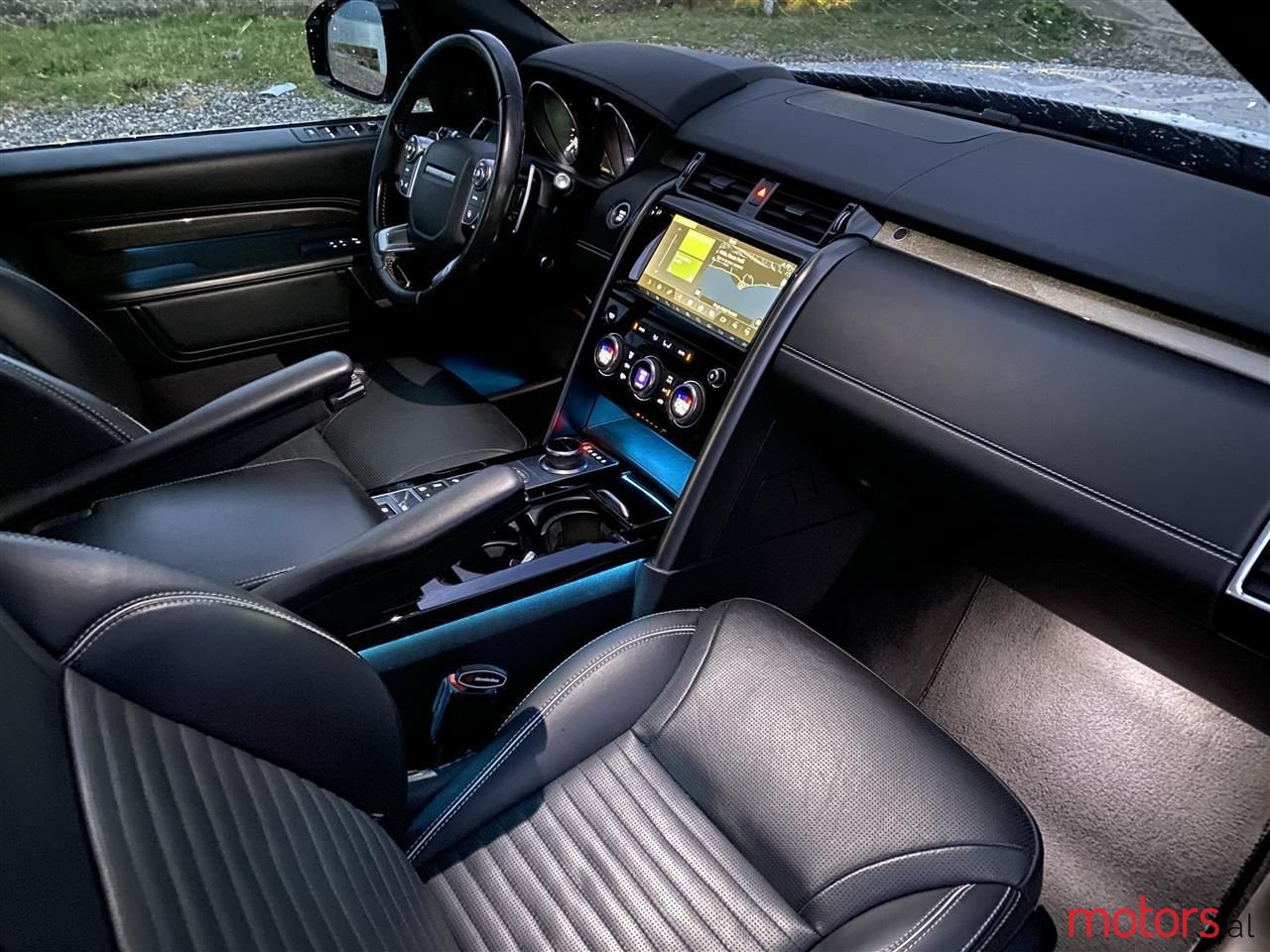 2017' Land Rover Discovery photo #6