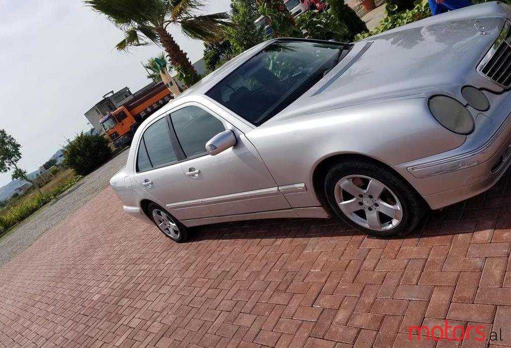 2002' Mercedes-Benz E 270 photo #1