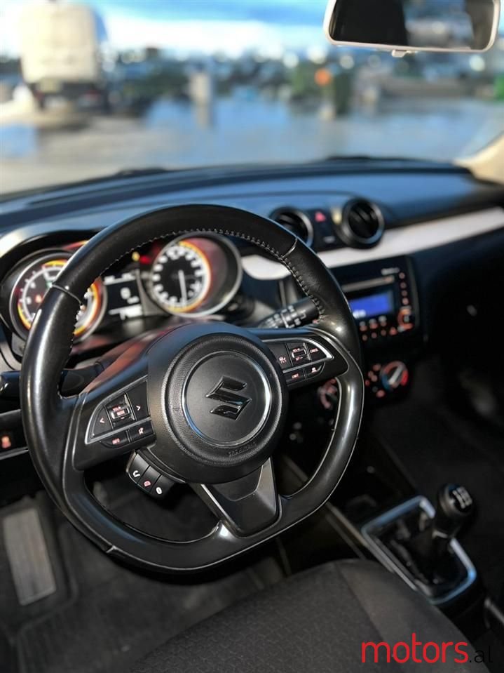 2021' Suzuki Swift photo #3