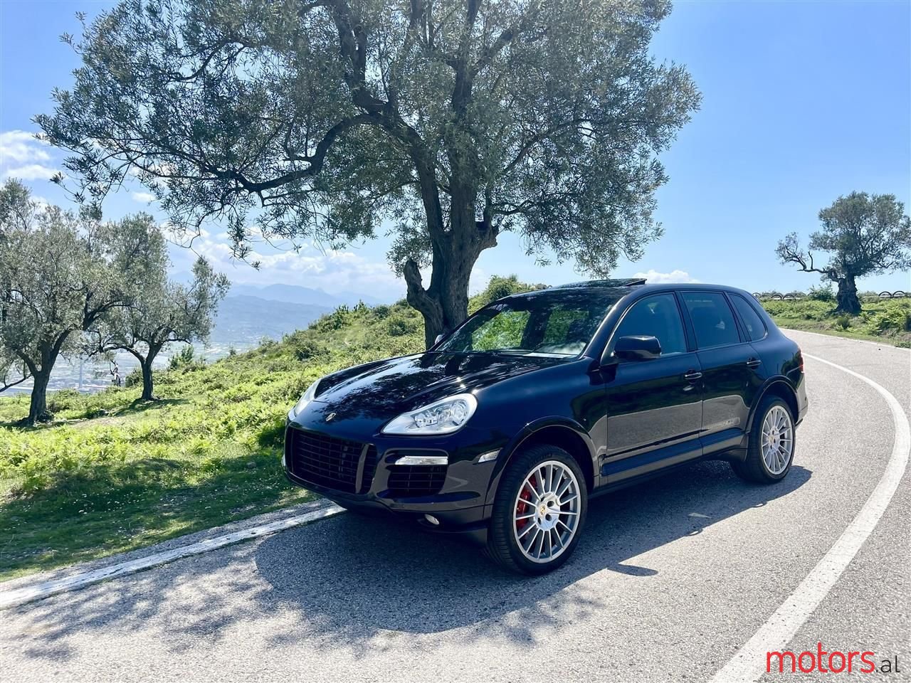 2009' Porsche Cayenne photo #1