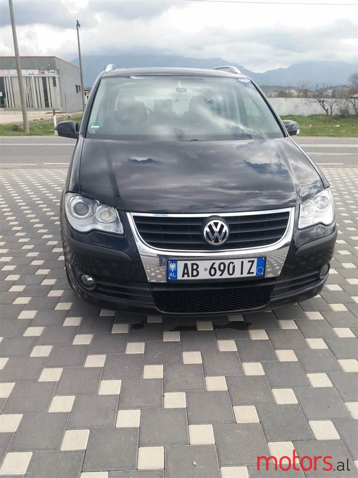 2007' Volkswagen Touran photo #1