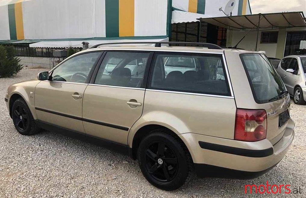 2003' Volkswagen Passat photo #1