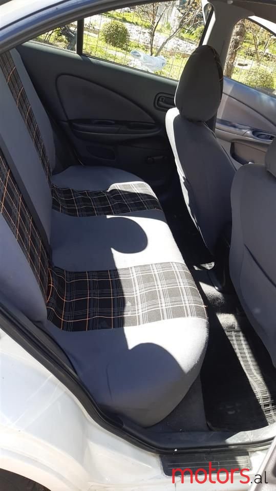 2004' Nissan Almera photo #4