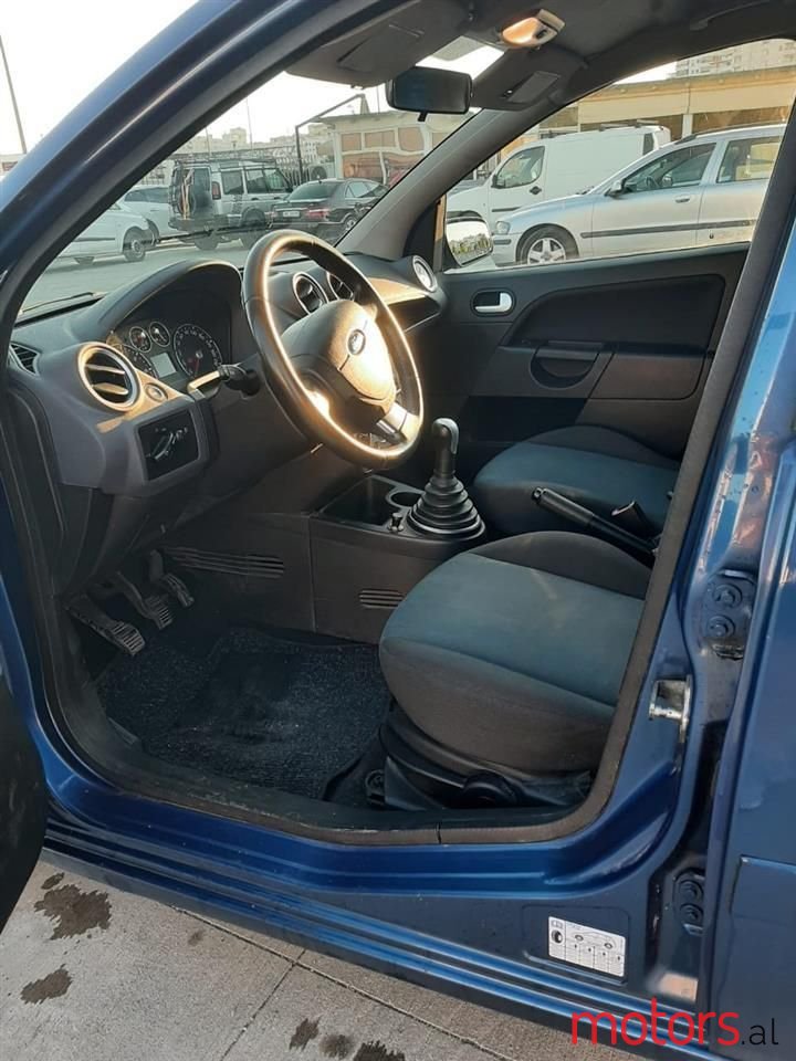 2008' Ford Fiesta photo #4