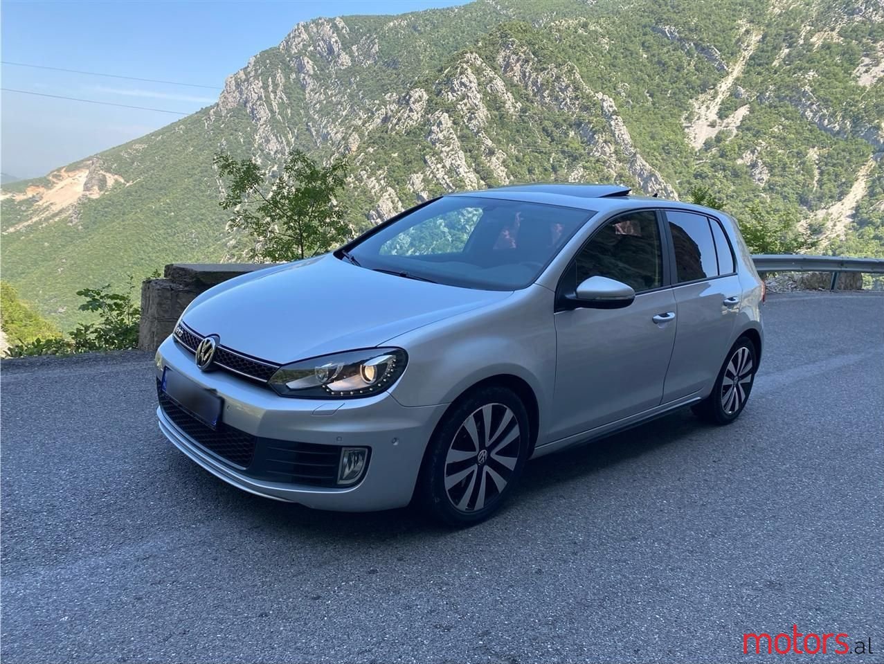 2012' Volkswagen Golf photo #2