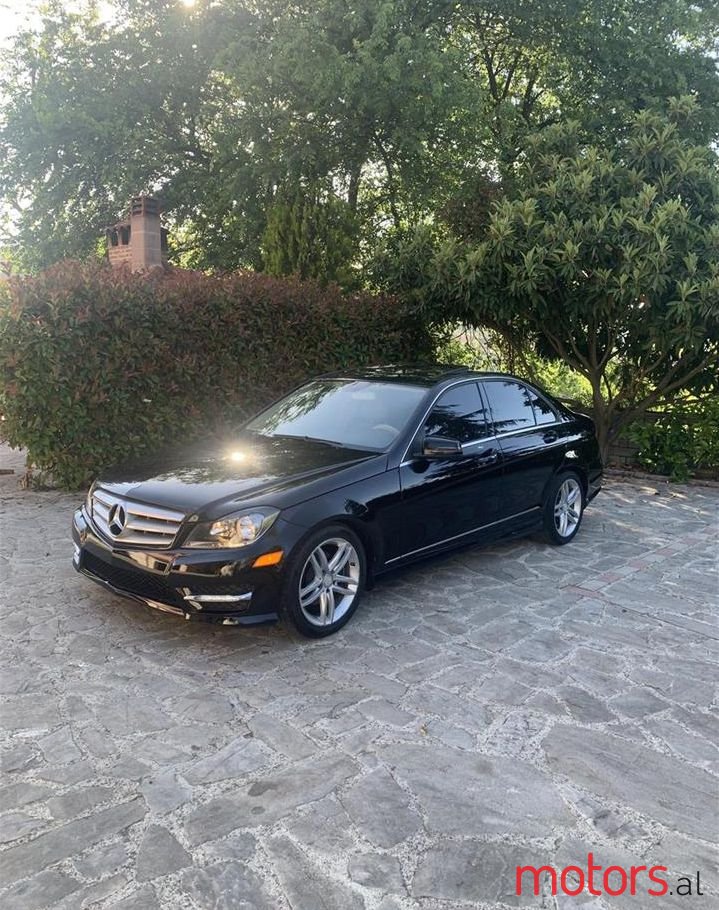 2012' Mercedes-Benz C 300 photo #1