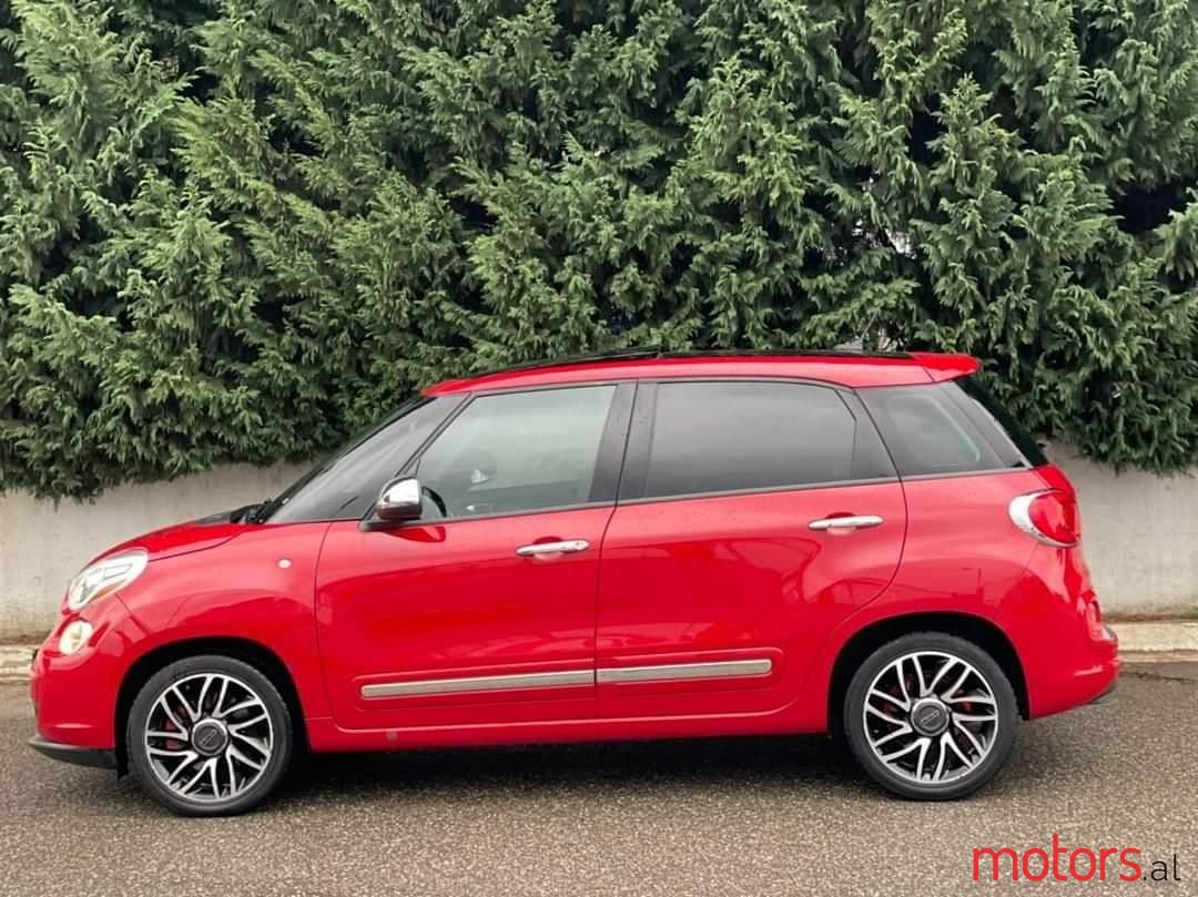 2014' Fiat 500L photo #3