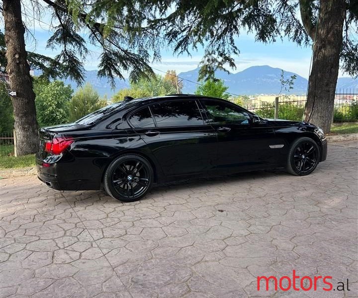 2015' BMW 740 photo #5