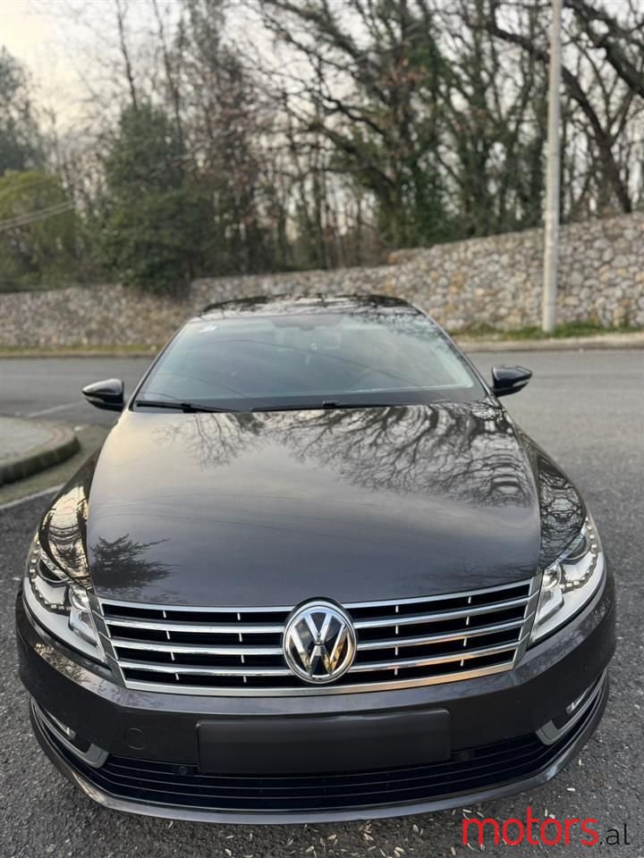 2013' Volkswagen Passat photo #1