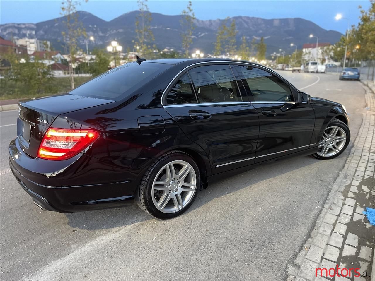 2012' Mercedes-Benz C 300 photo #4