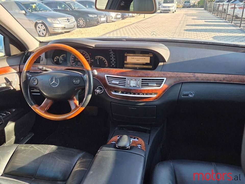 2009' Mercedes-Benz S 320 photo #5