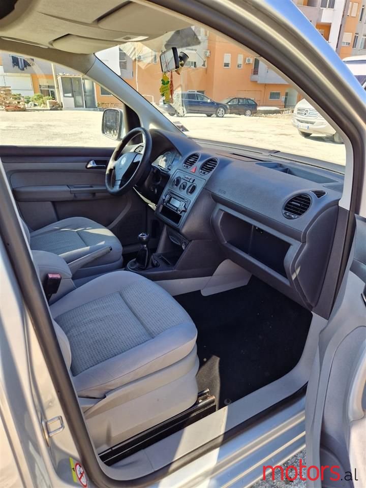 2010' Volkswagen Caddy photo #2